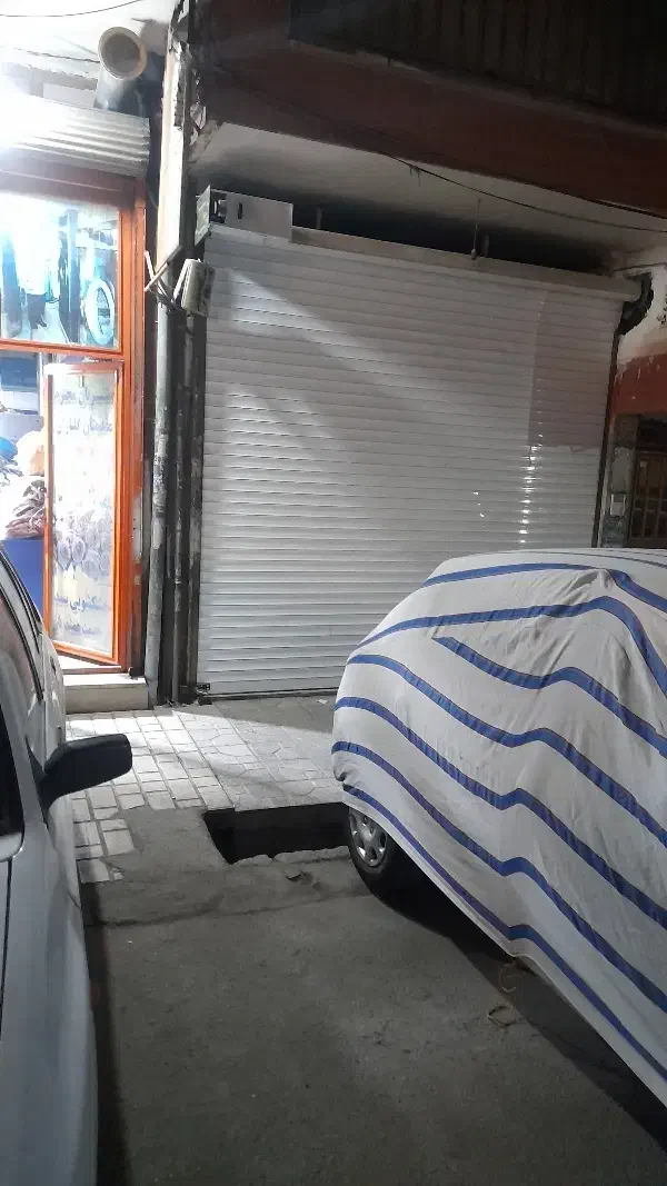 اجاره مغازه ۱۵ متری در حصارک پایین|اجارهٔ مغازه و غرفه|بهارستان, |دیوار