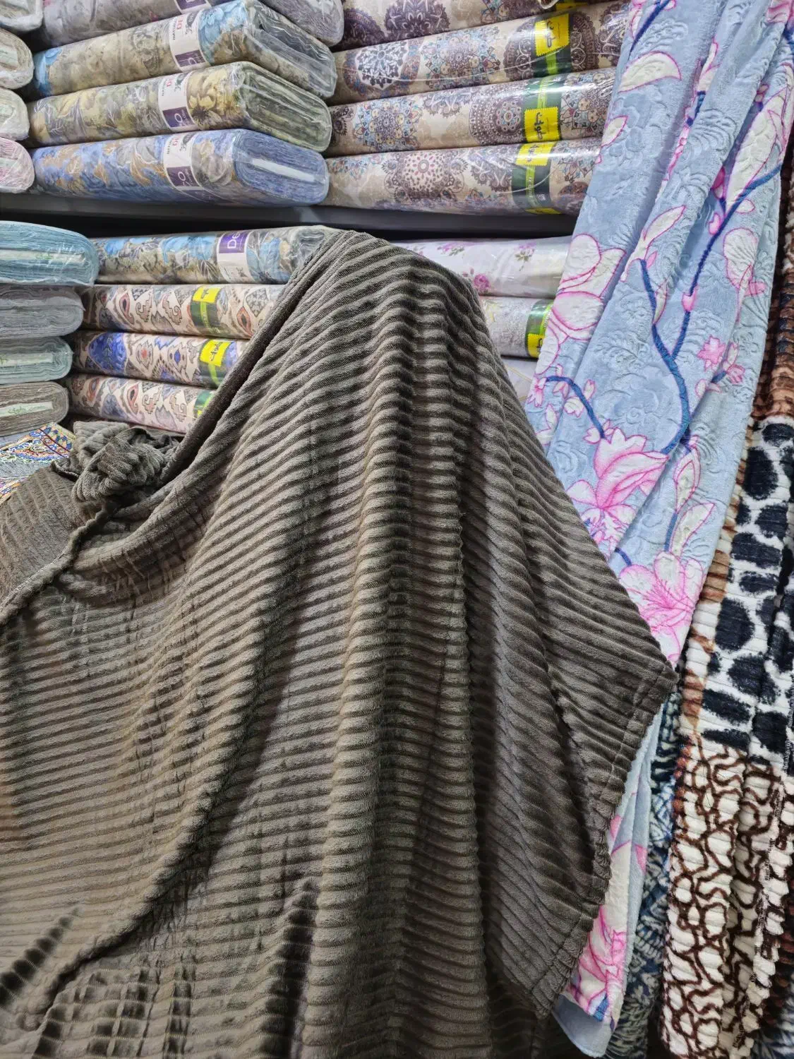 انواع پتو های مسافرتی|رختخواب، بالش، پتو|سنندج, |دیوار