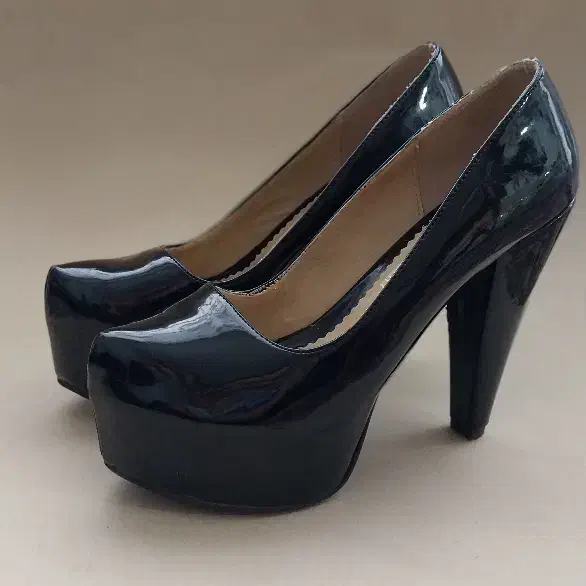 کفش مجلسی|کیف، کفش، کمربند|سراب, |دیوار