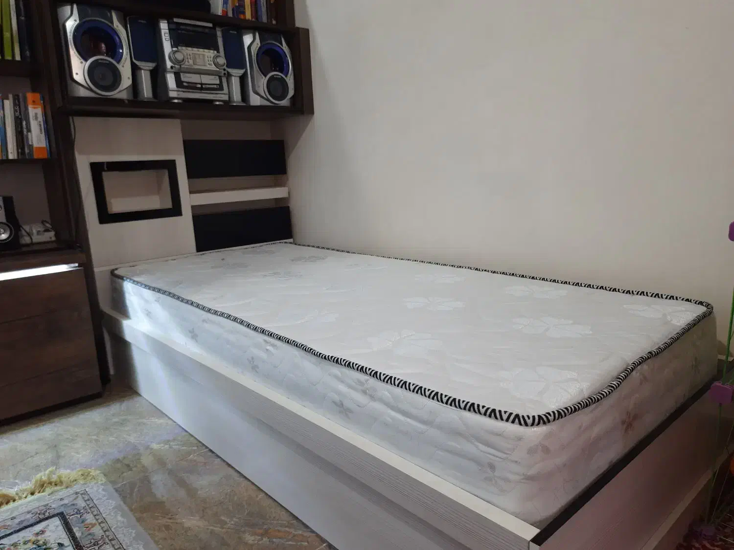 تختخواب|تخت و سرویس خواب|دورود, |دیوار