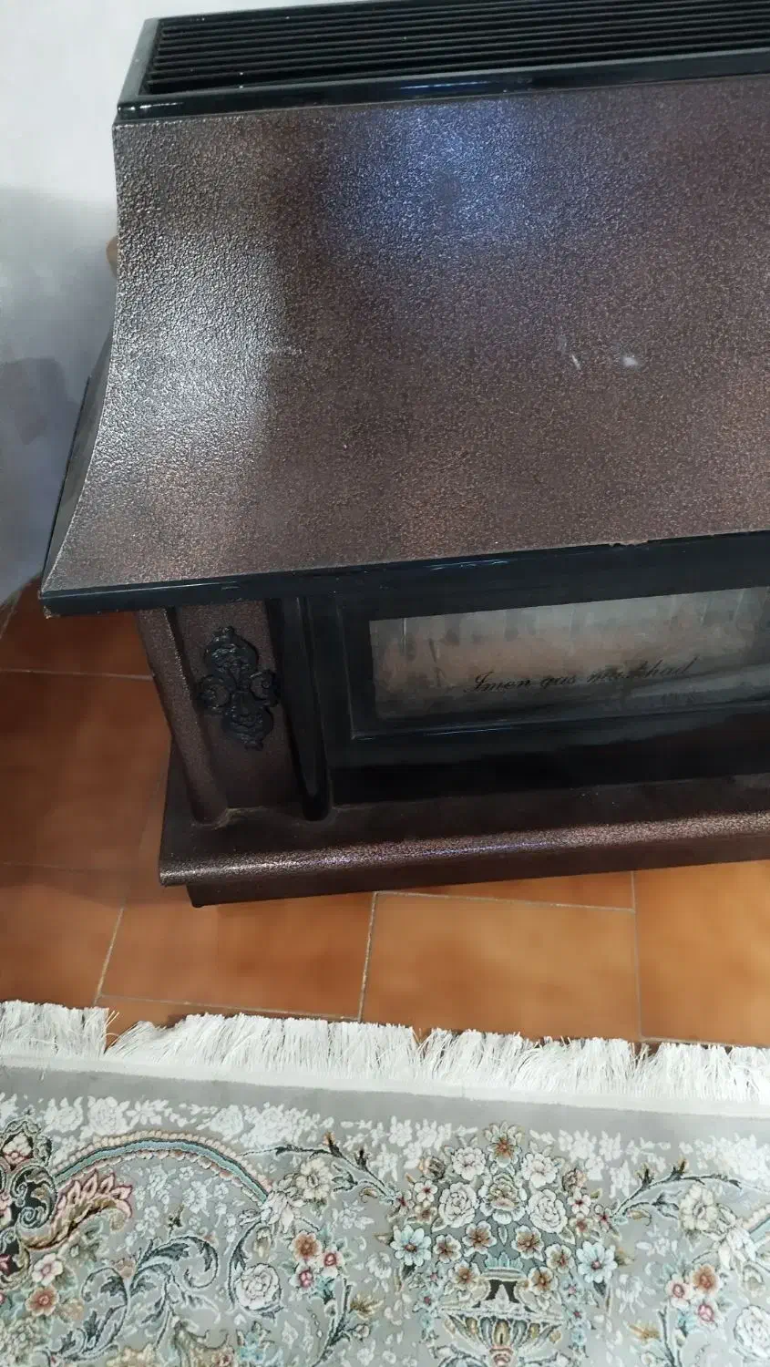 یک عدد بخاری شومینه‌ای 24 هزار و یک عدد جاروبرقی|بخاری، هیتر، شومینه|بندر انزلی, گلسرخ|دیوار