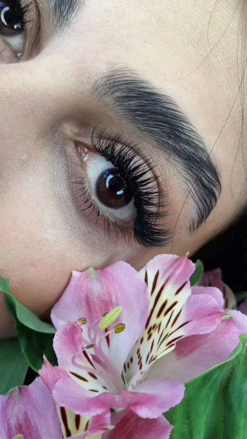 آموزش و خدمات اکستنشن مژه با هزینه مناسب|خدمات آرایشگری و زیبایی|خمینیشهر, |دیوار