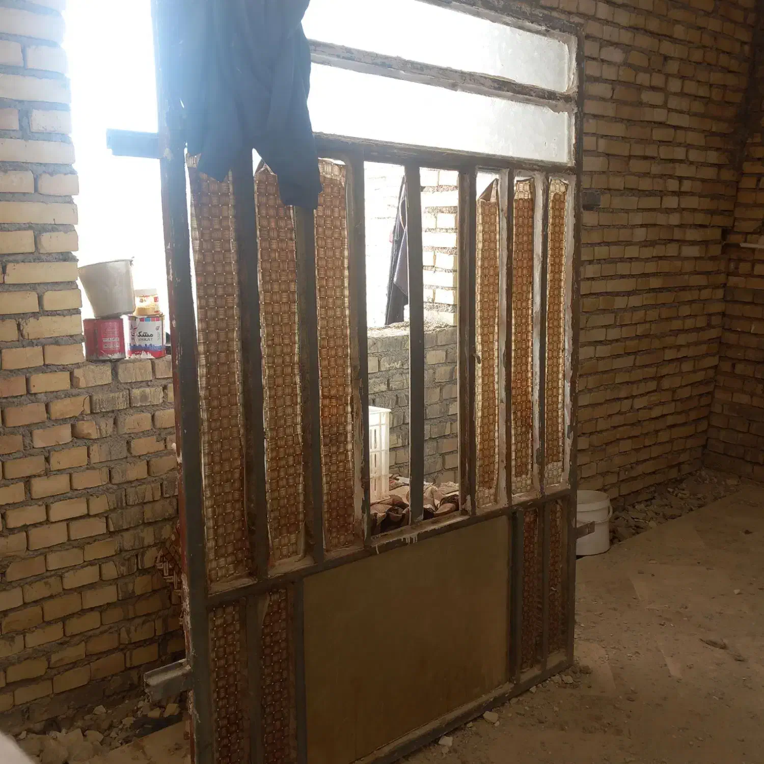 فروش درب و پنجره سالم با شیشه و دستگیره.۱۵ملیون|مصالح و تجهیزات ساختمان|سوسنگرد, |دیوار