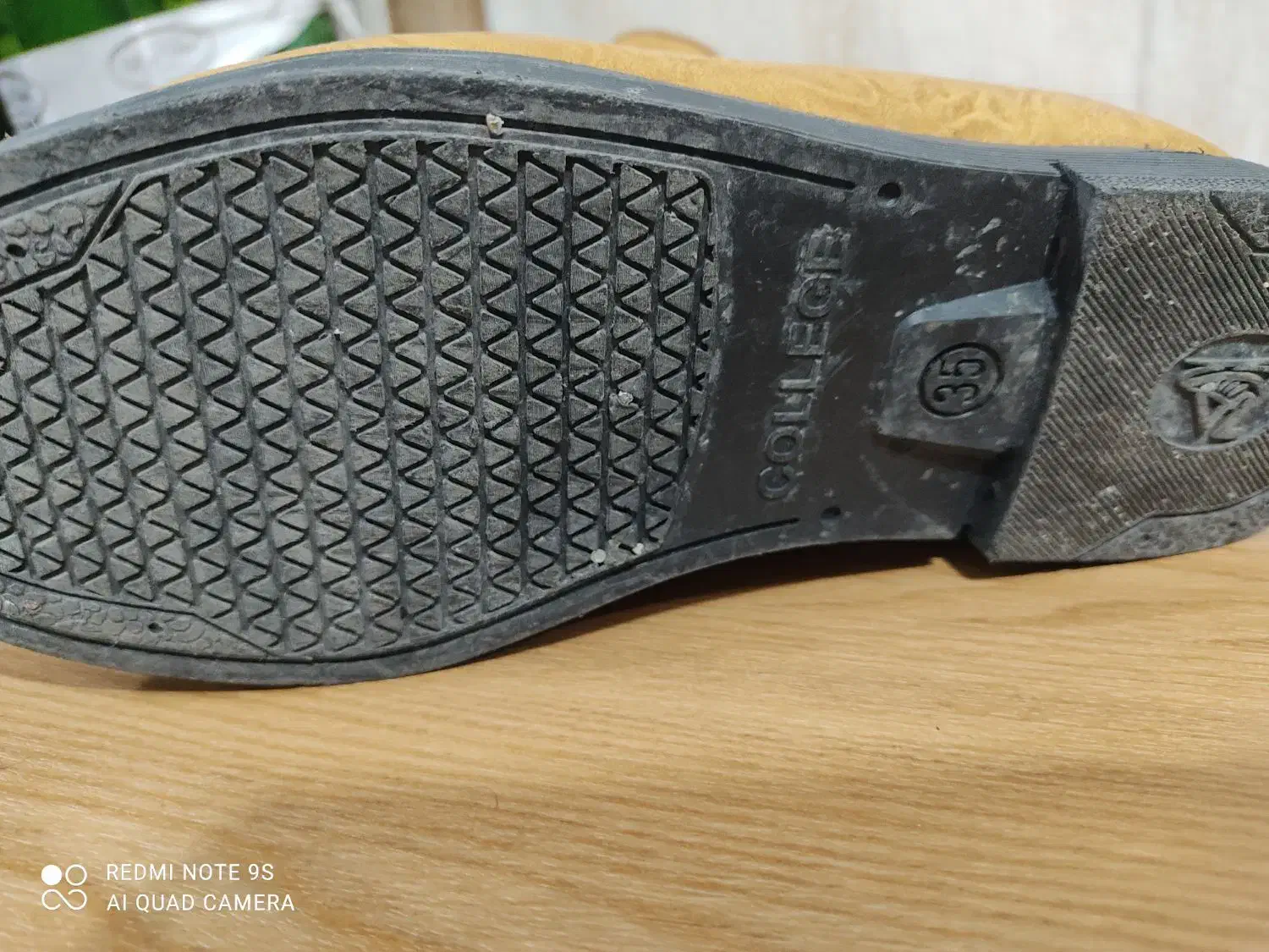 دوجفت کفش بچه گانه یه جفت کلاش یه جفت مجلسی|کیف، کفش، کمربند|جوانرود, |دیوار