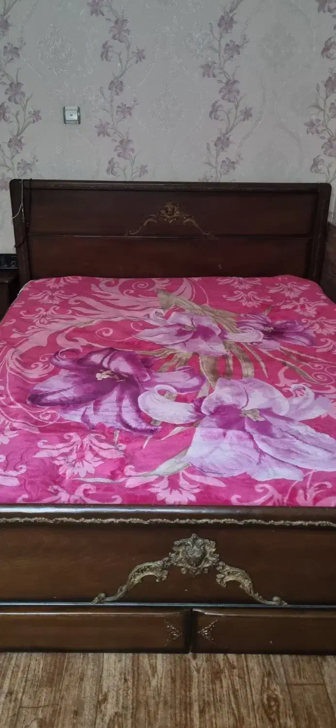 تخت و کنار تختی|تخت و سرویس خواب|ساوه, |دیوار