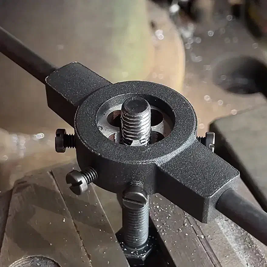 حدیده (قلاویز) رزوه کن|ابزارآلات|اندیمشک, |دیوار