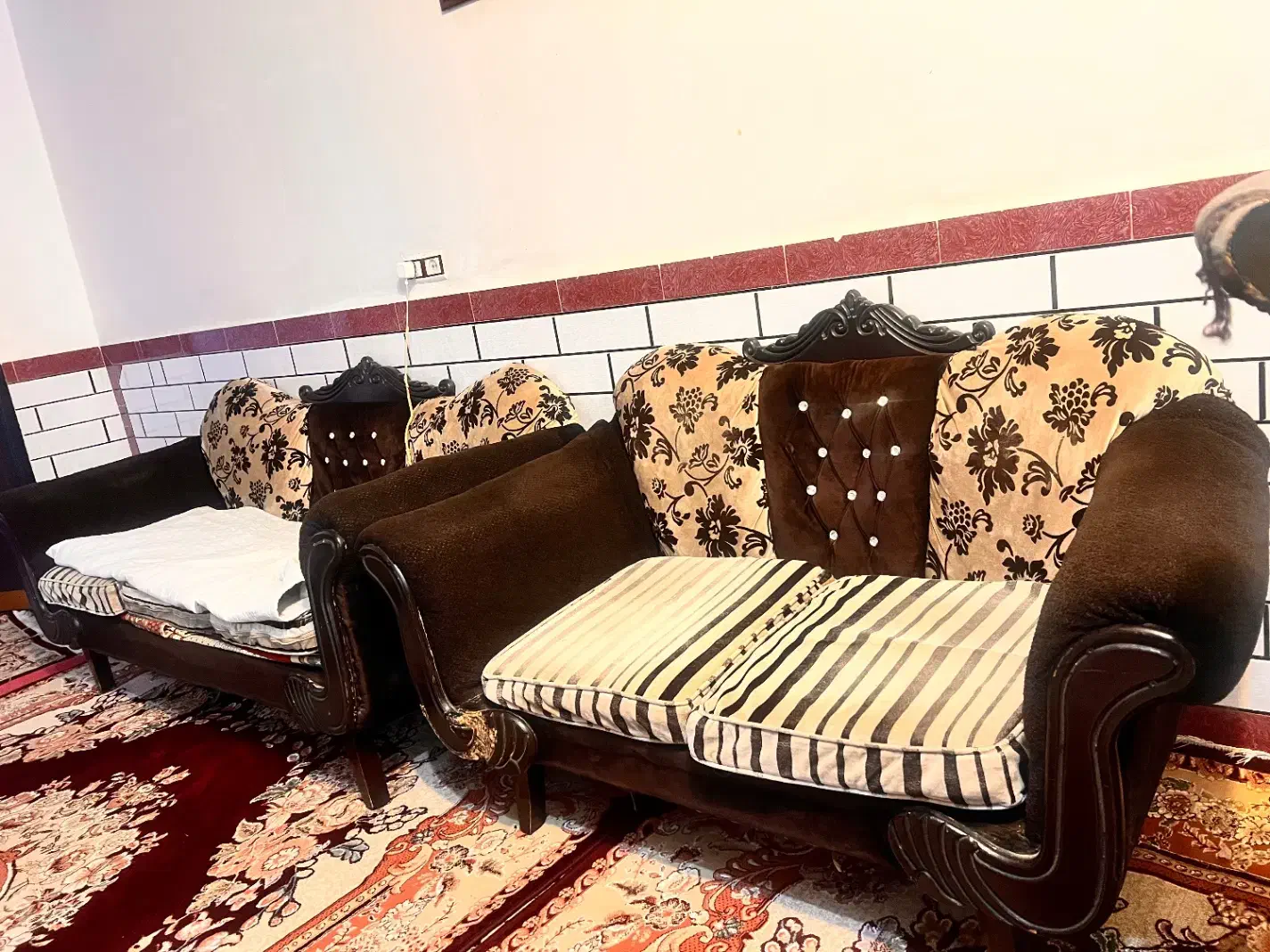 مبل ۷ نفره ومیز غذا خوری ۴ نفره|مبلمان خانگی و میز عسلی|شوش, |دیوار