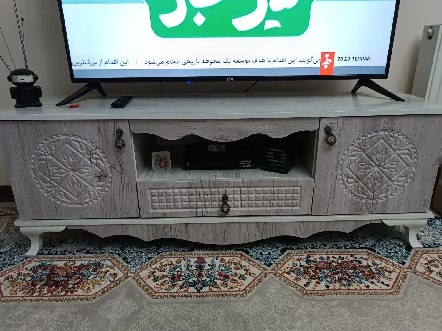 بوفه و میز تلویزیون|بوفه، ویترین، کنسول|دماوند, مسکن مهر گیلاوند|دیوار