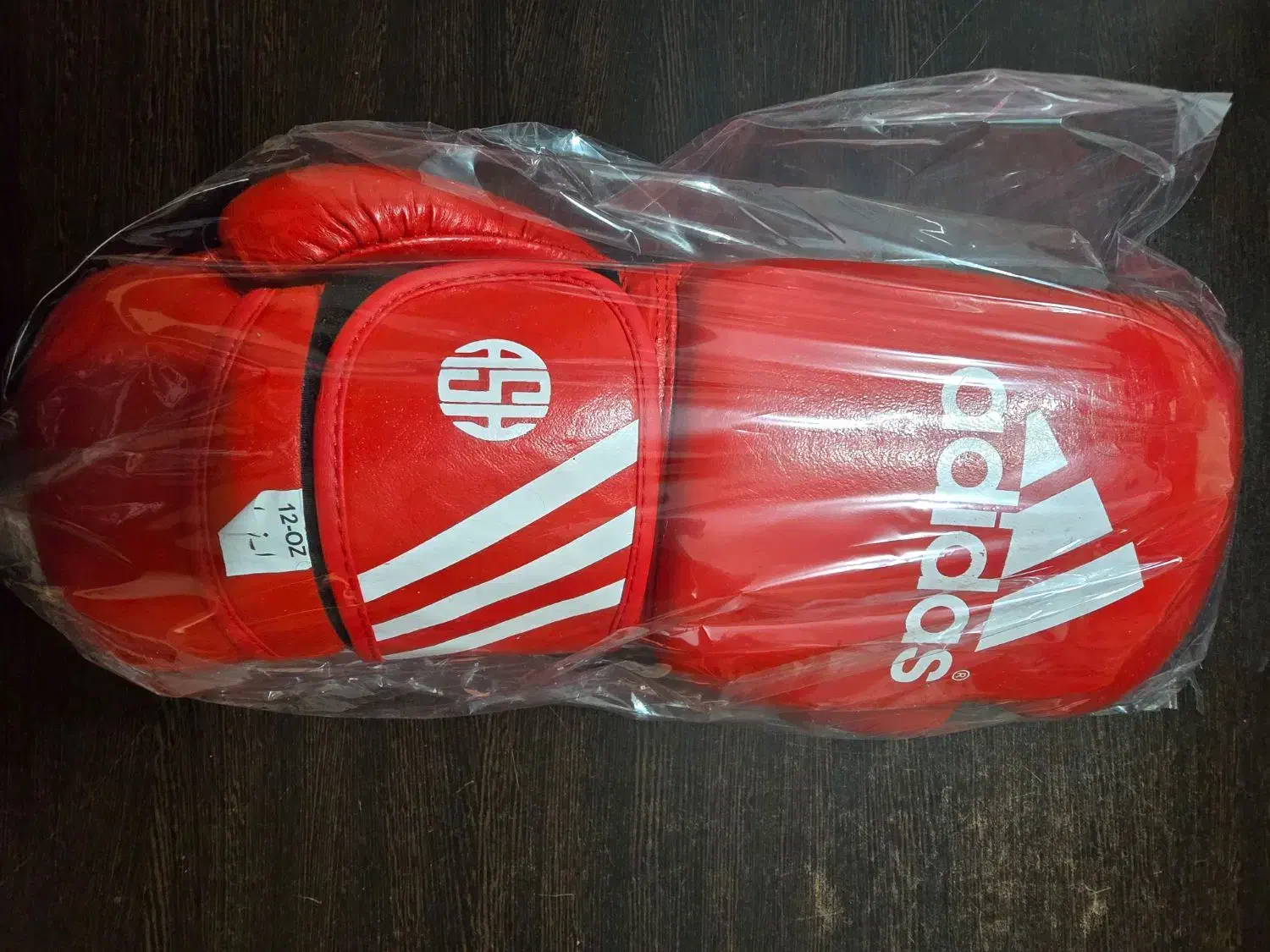 دستکش بوکس Adidas|تجهیزات ورزشی|رشت, هلال احمر|دیوار