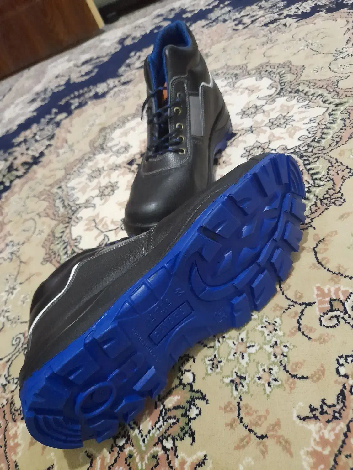 کفش نو|کیف، کفش، کمربند|اردبیل, |دیوار