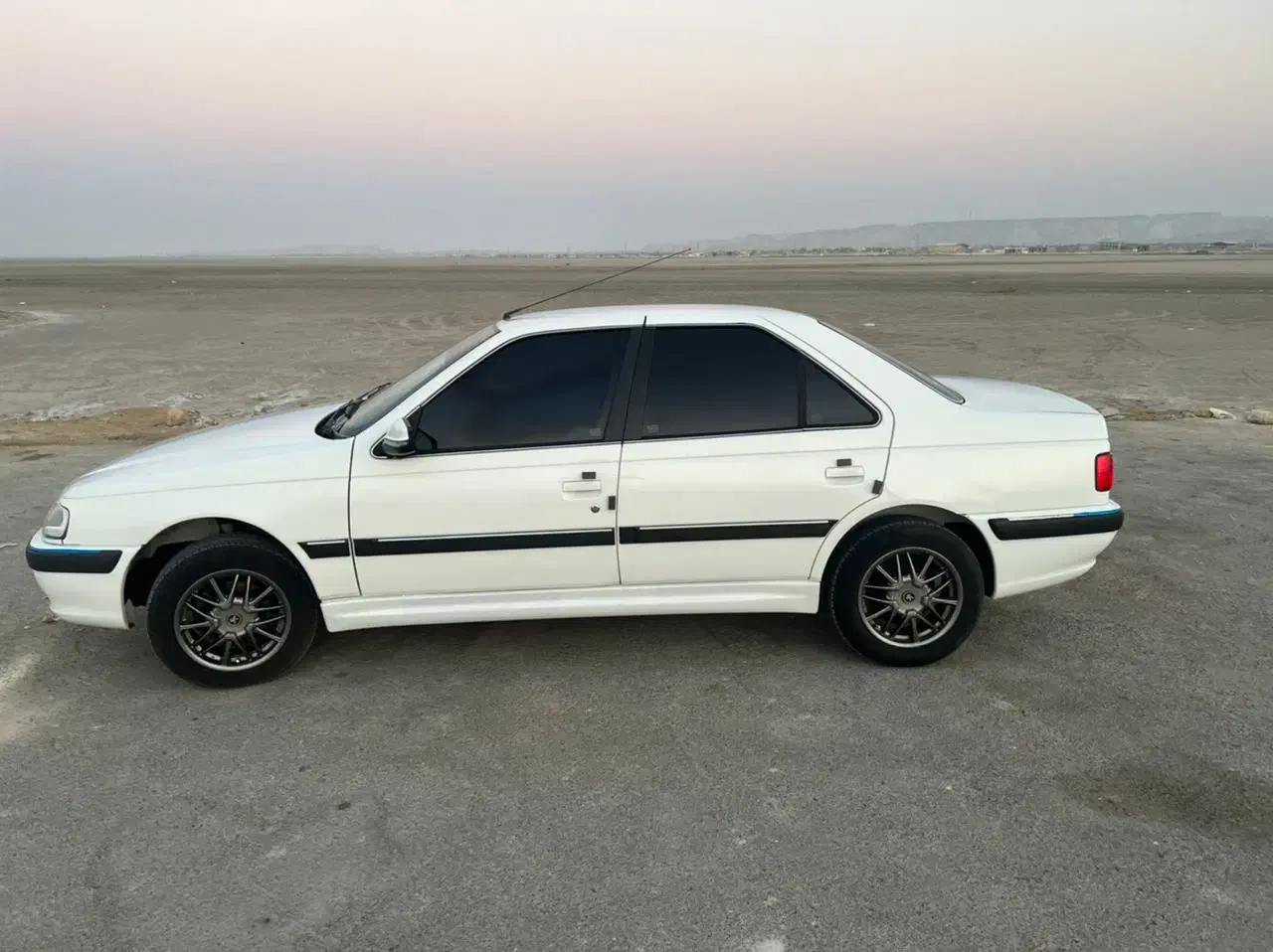 ماشین پژو پارس سال|خودرو سواری و وانت|بندرعباس, |دیوار