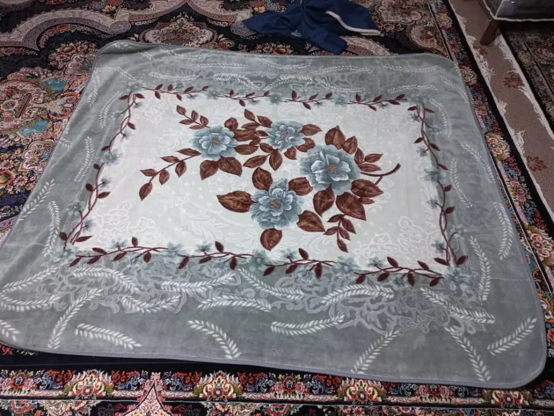 پتو|رختخواب، بالش، پتو|دورود, |دیوار