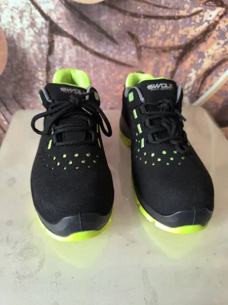 کفش ایمنی|کیف، کفش، کمربند|ارومیه, |دیوار