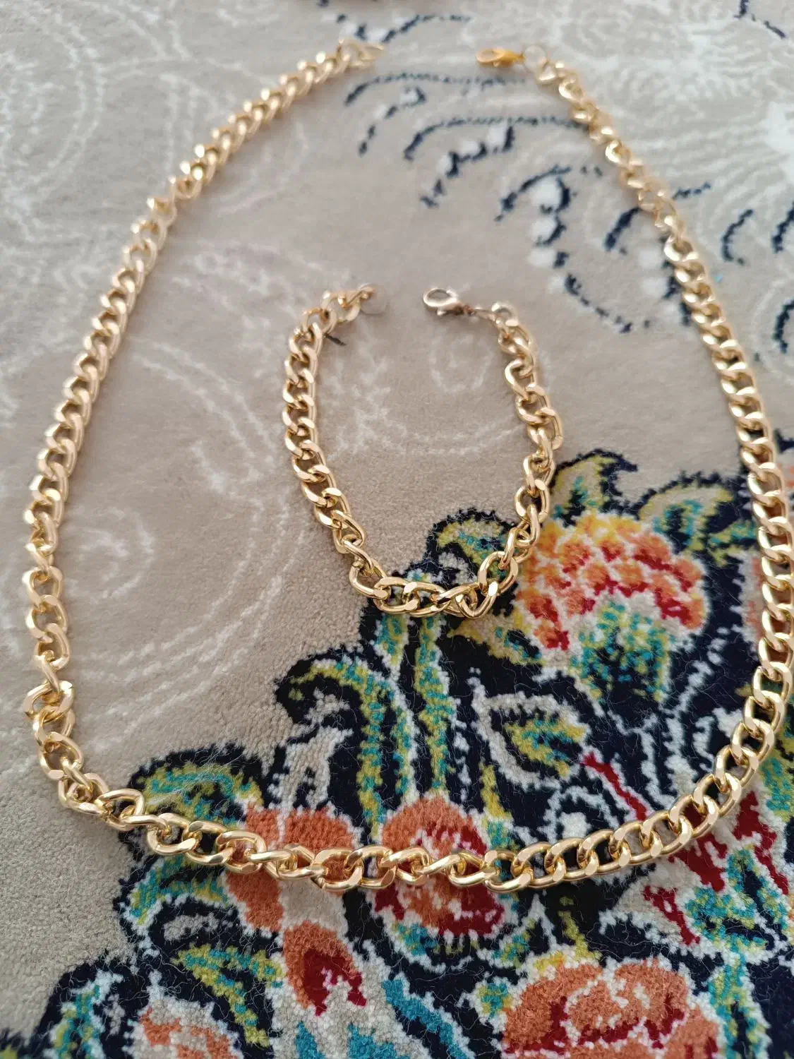 فروش فوری گردنبند و دستبند ست+ساعت + انگشتر|بدلیجات|قائن, |دیوار