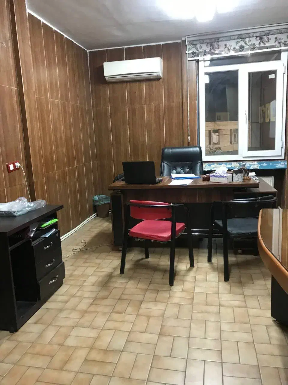 اجاره ساعتی دفتر اداری|اجارهٔ کوتاه‌مدت دفتر کار و فضای آموزشی|کرج, برغان|دیوار