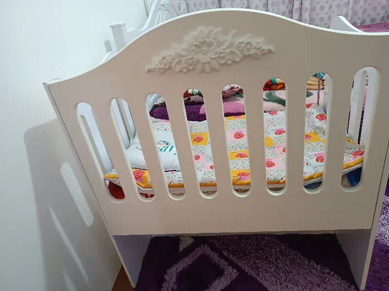 تخت کنار مادر|تخت و صندلی بچه|رشت, جانبازان|دیوار