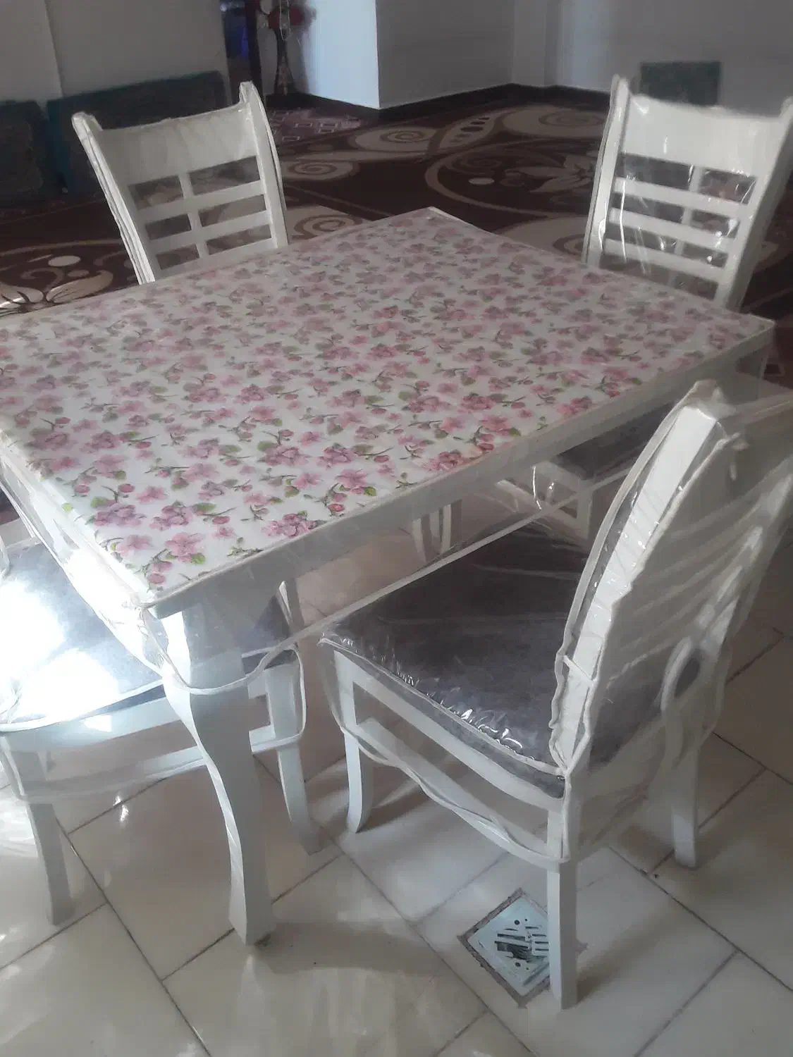 میز غذا خوری|میز و صندلی غذاخوری|دهلران, |دیوار