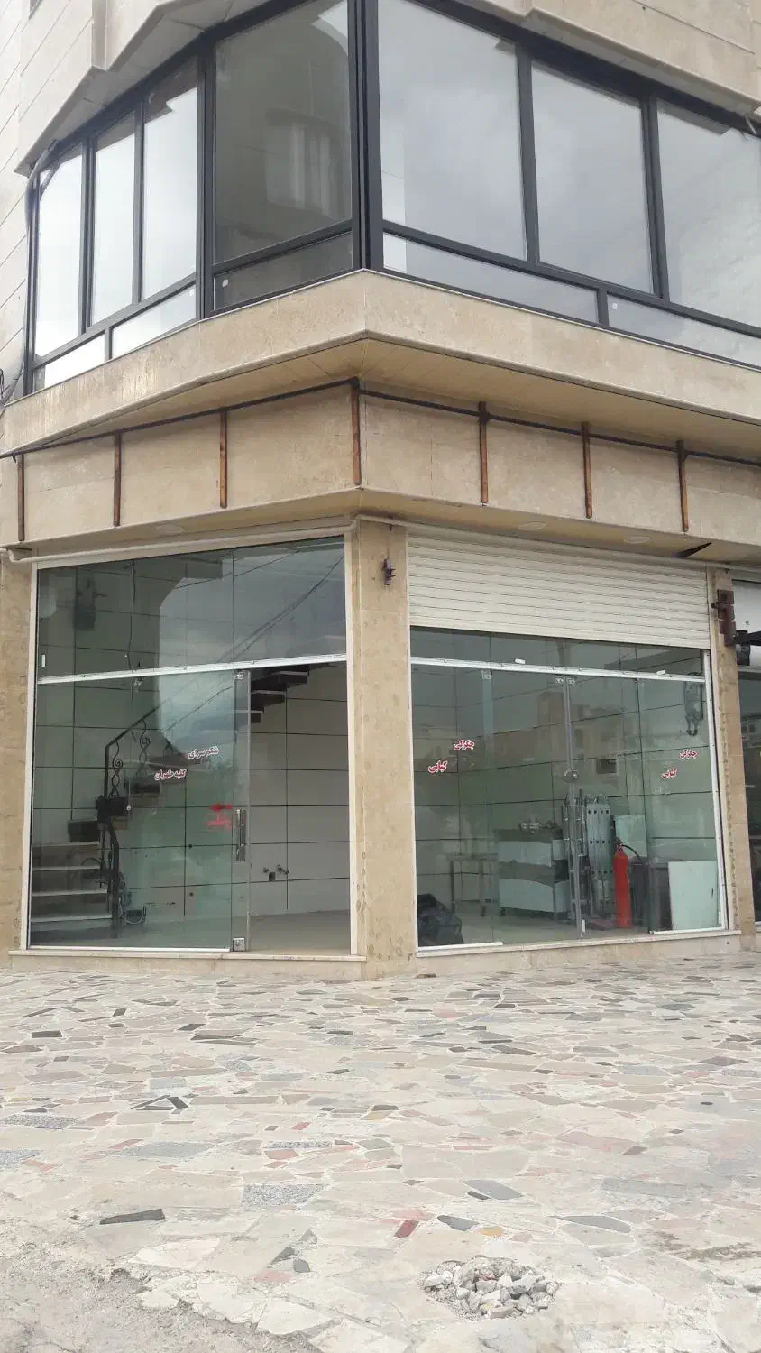 اجاره مغازه ۲۵متر کف ۲۸بالکن میدان راه آهن|اجارهٔ مغازه و غرفه|ساری, |دیوار