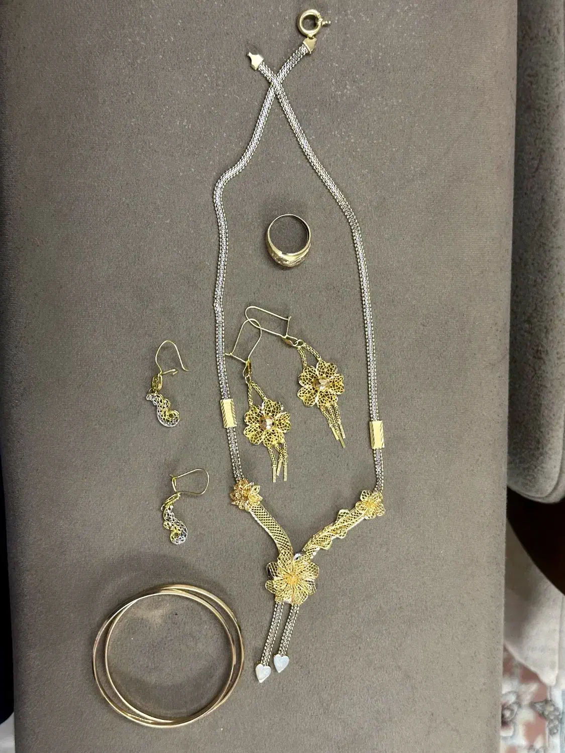 حدود۳۵ گرم طلای بسیار نو|جواهرات|مشهد, شهید آوینی|دیوار