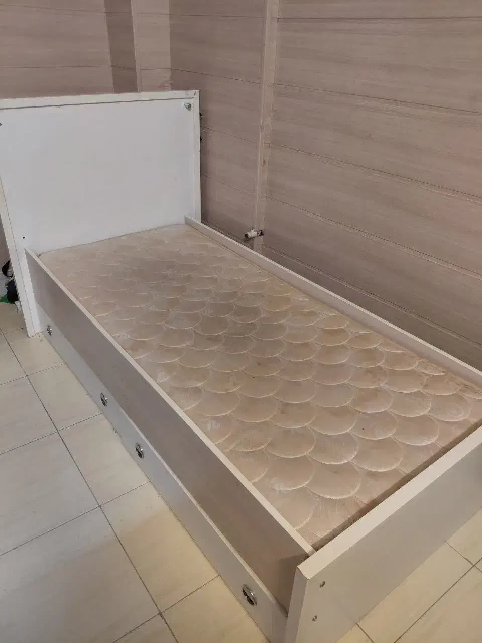 تخت خواب نوجوان|تخت و سرویس خواب|اصفهان, شاهزاده ابراهیم|دیوار