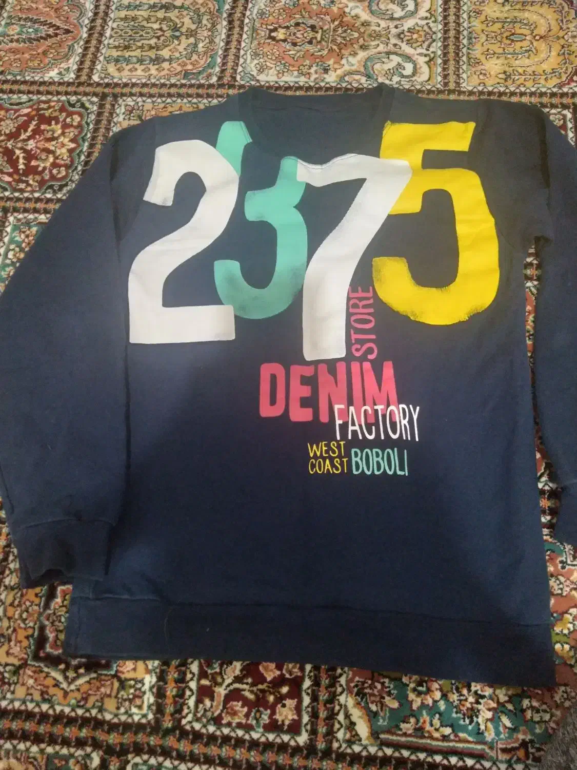 بلوزپسرانه|لباس|تربت جام, شهید مدرس|دیوار