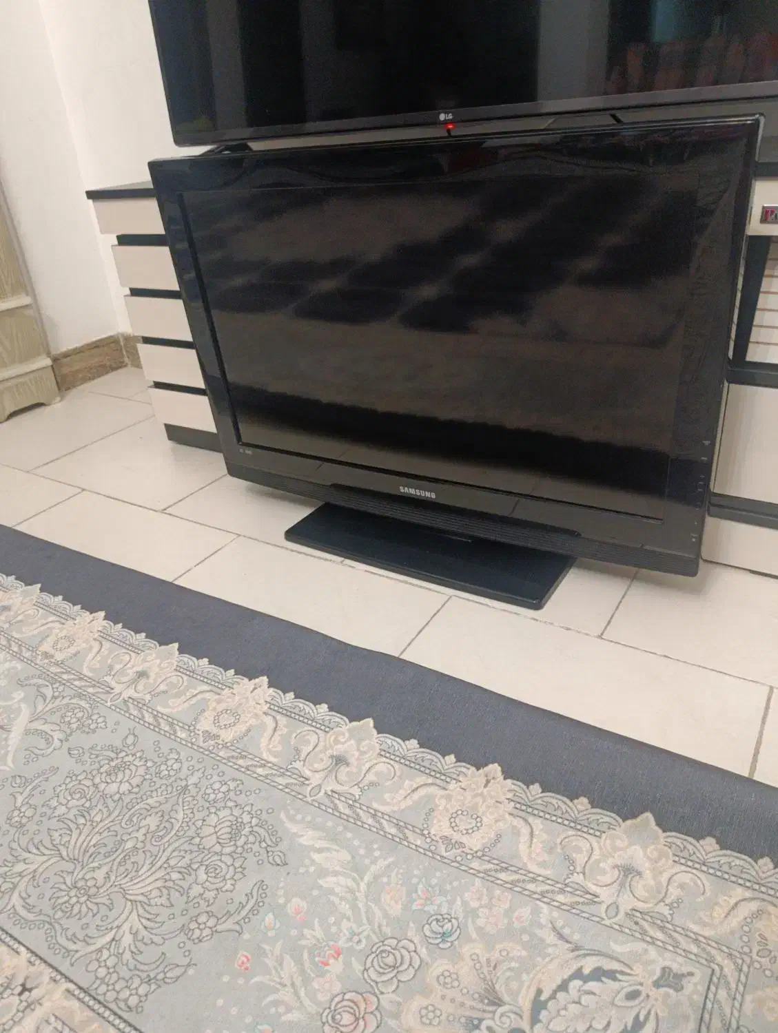 تلویزیون ال سی دی 32 اینچ|تلویزیون و پروژکتور|صومعهسرا, |دیوار