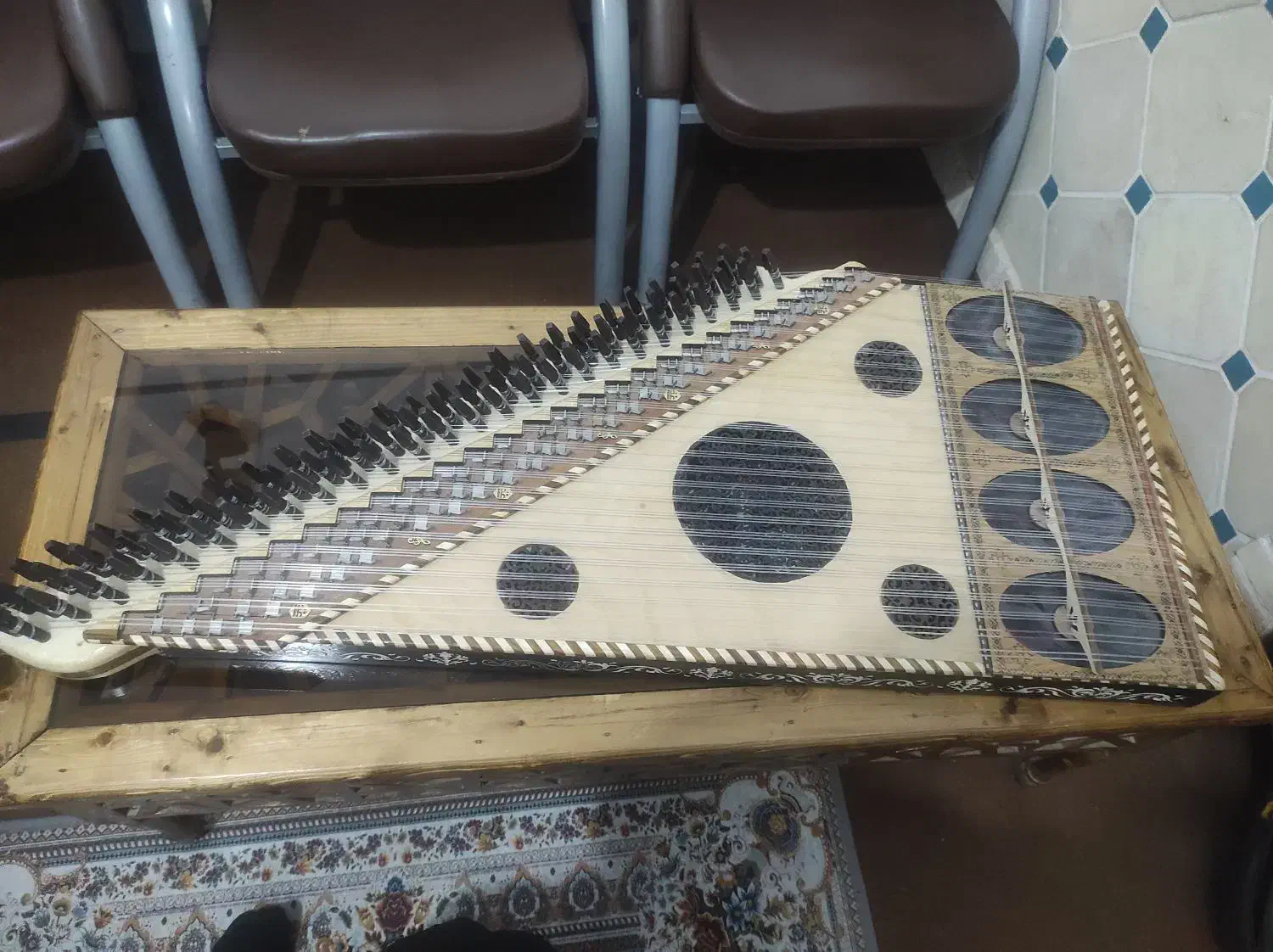 ساز قانون|سازهای سنتی|یزد, |دیوار