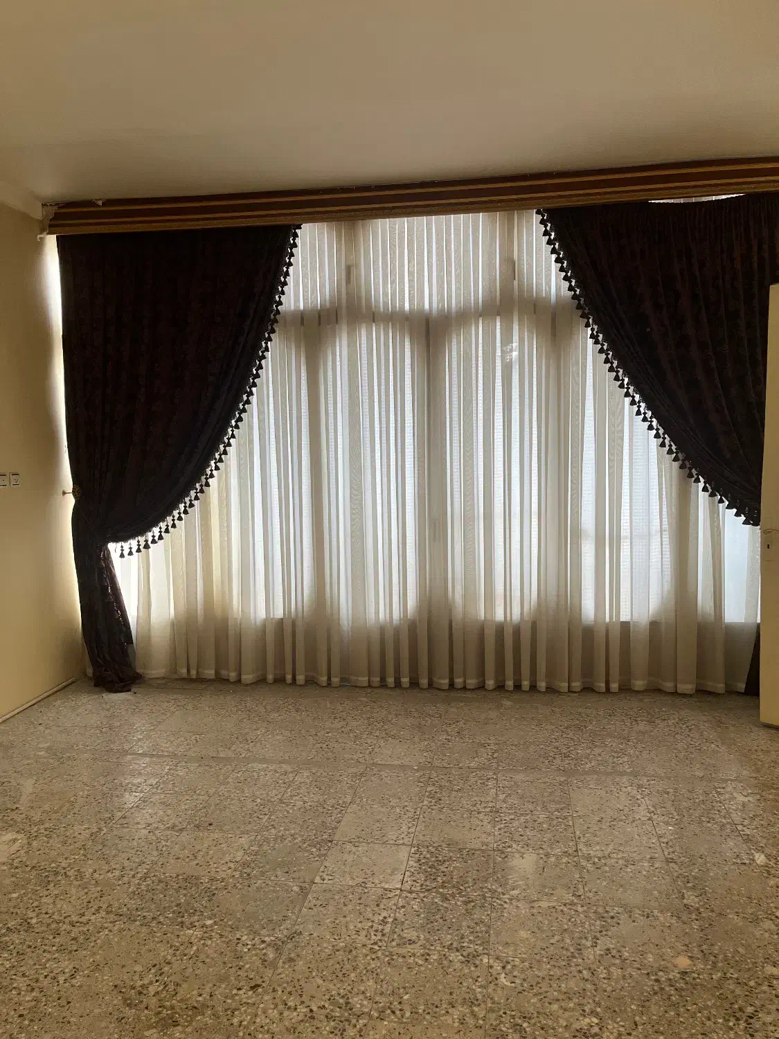 واحد ۱۰۰متری قدیمی ساز خیابان محمودی خ مهاجر|اجارهٔ آپارتمان|تهران, نظام‌آباد|دیوار