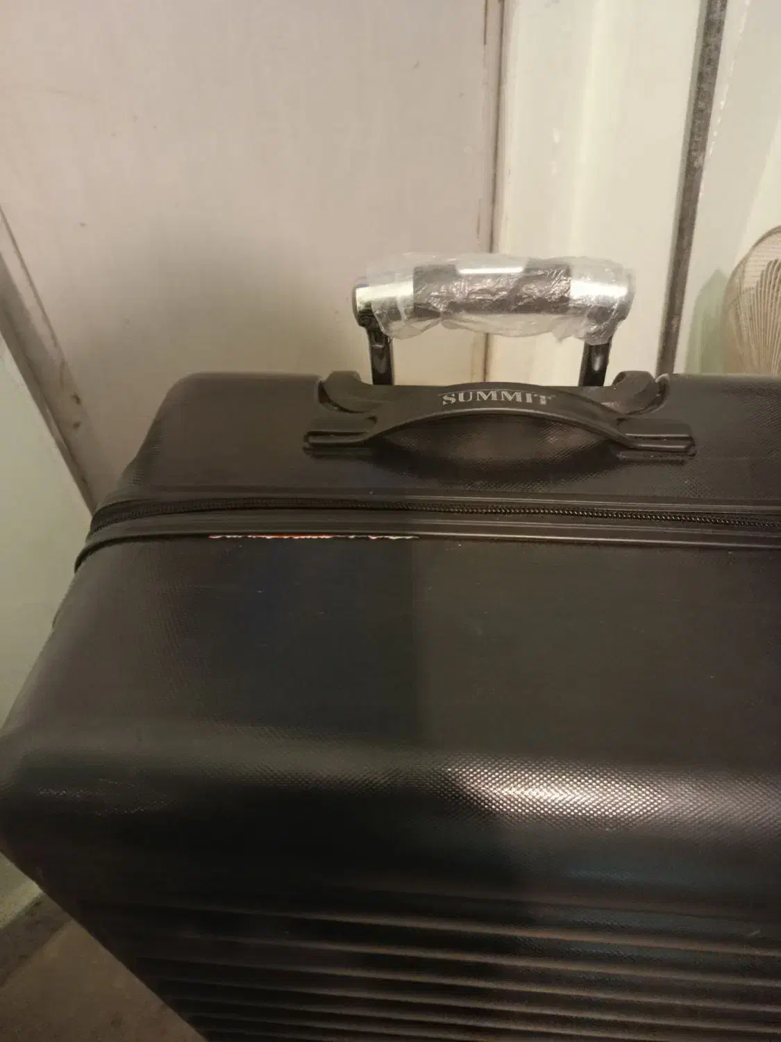 چمدان|کیف، کفش، کمربند|الیگودرز, |دیوار