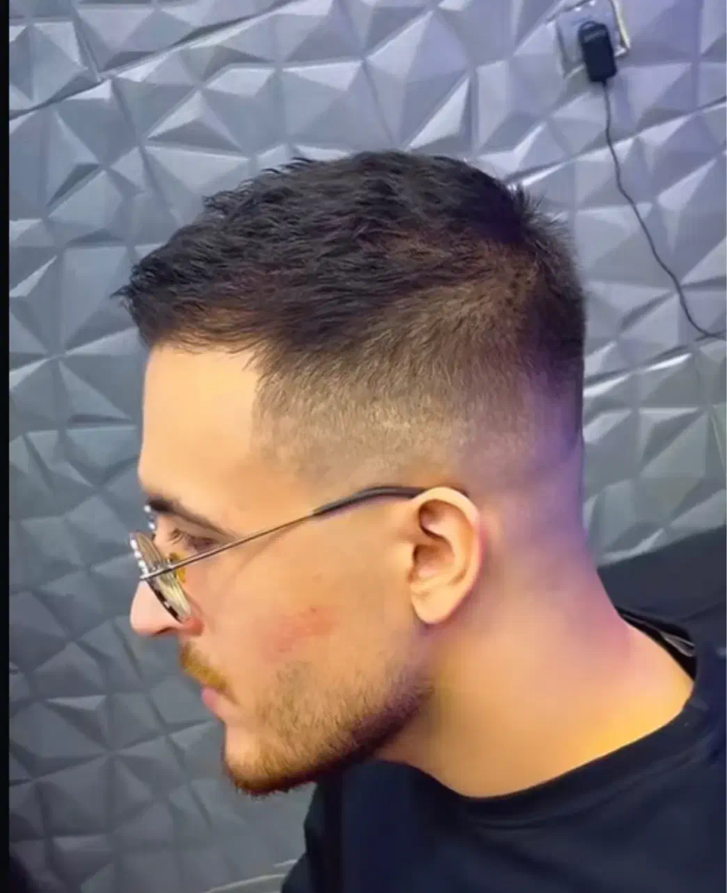 اصلاح حرفه ای مردانه (( با قیمت کاملا مناسب))|خدمات آرایشگری و زیبایی|رشت, معلم|دیوار