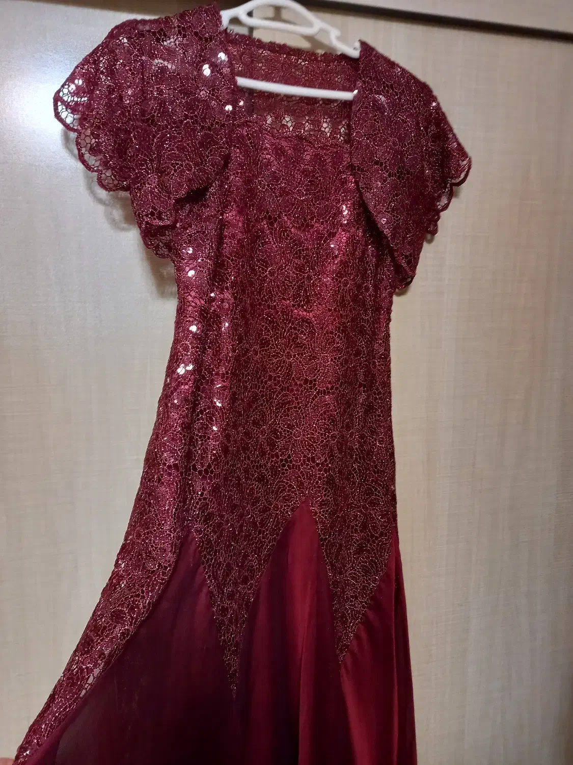 لباس مجلسی|لباس|رشت, نیکمرام|دیوار