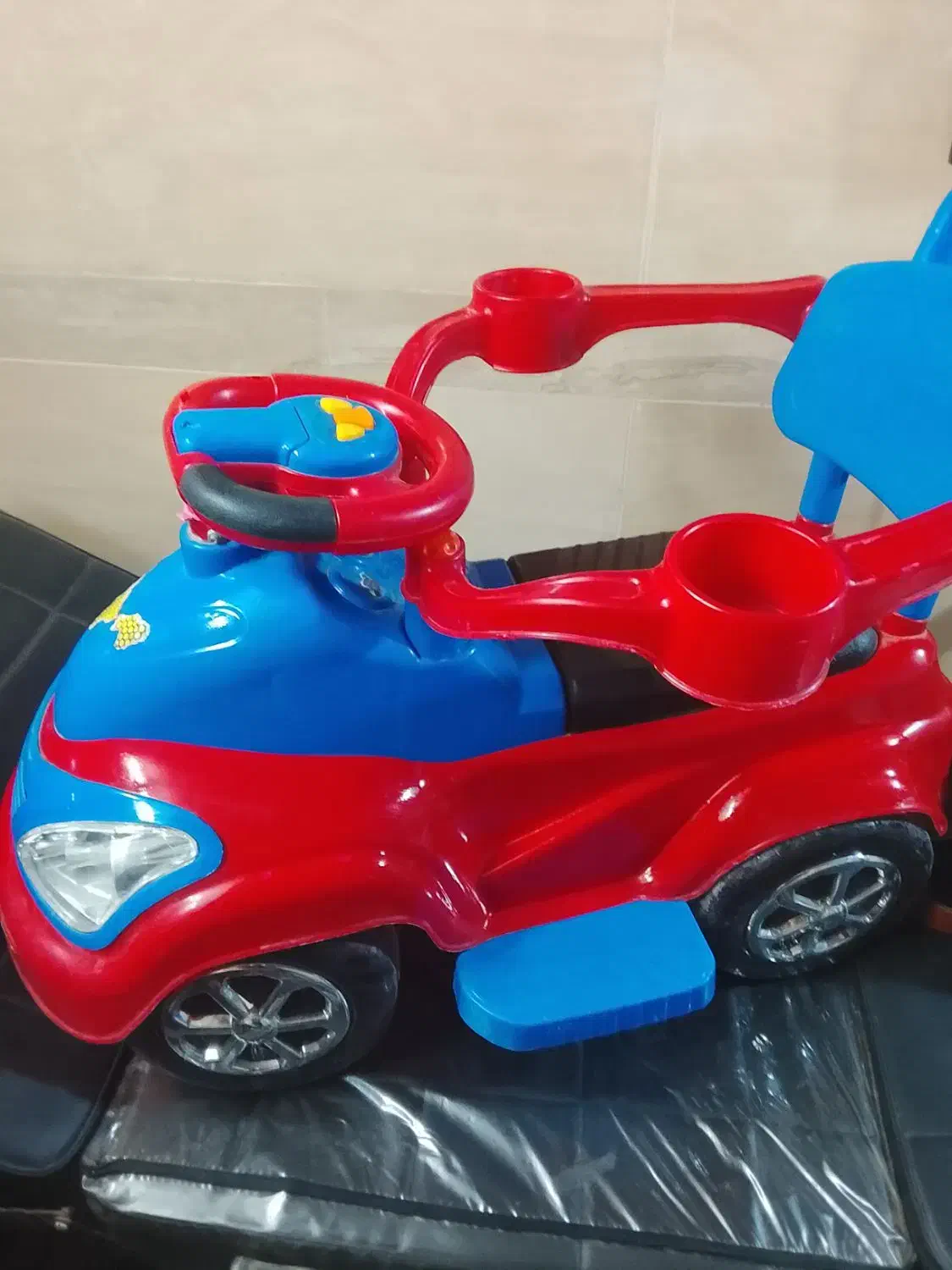 ماشین چهارچرخ دسته دار|اسباب‌بازی بچه|قم, نوبهار|دیوار