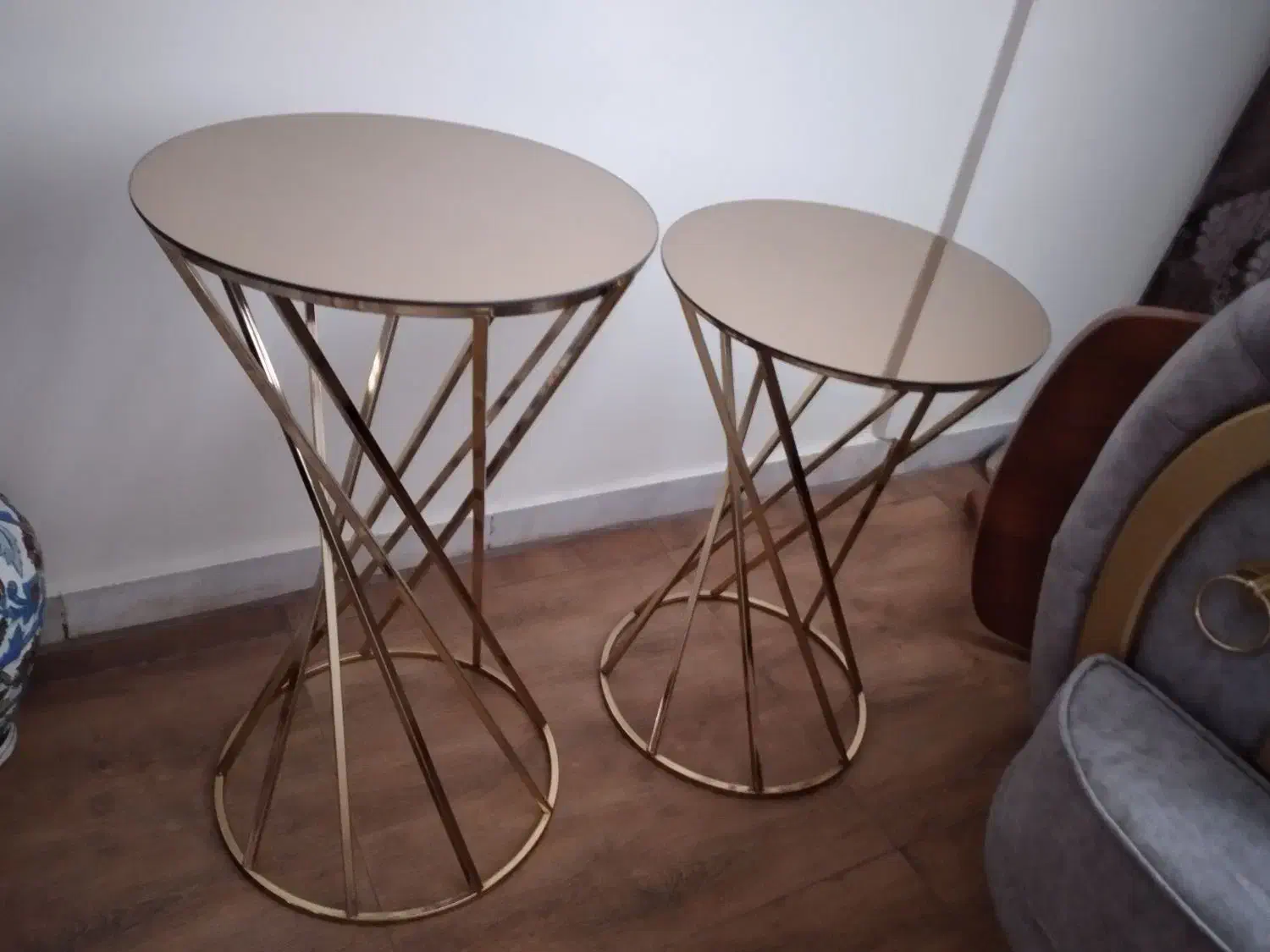 میز طلایی کروم رنگ ثابت بدون خط وخش|مبلمان خانگی و میز عسلی|بهارستان, |دیوار