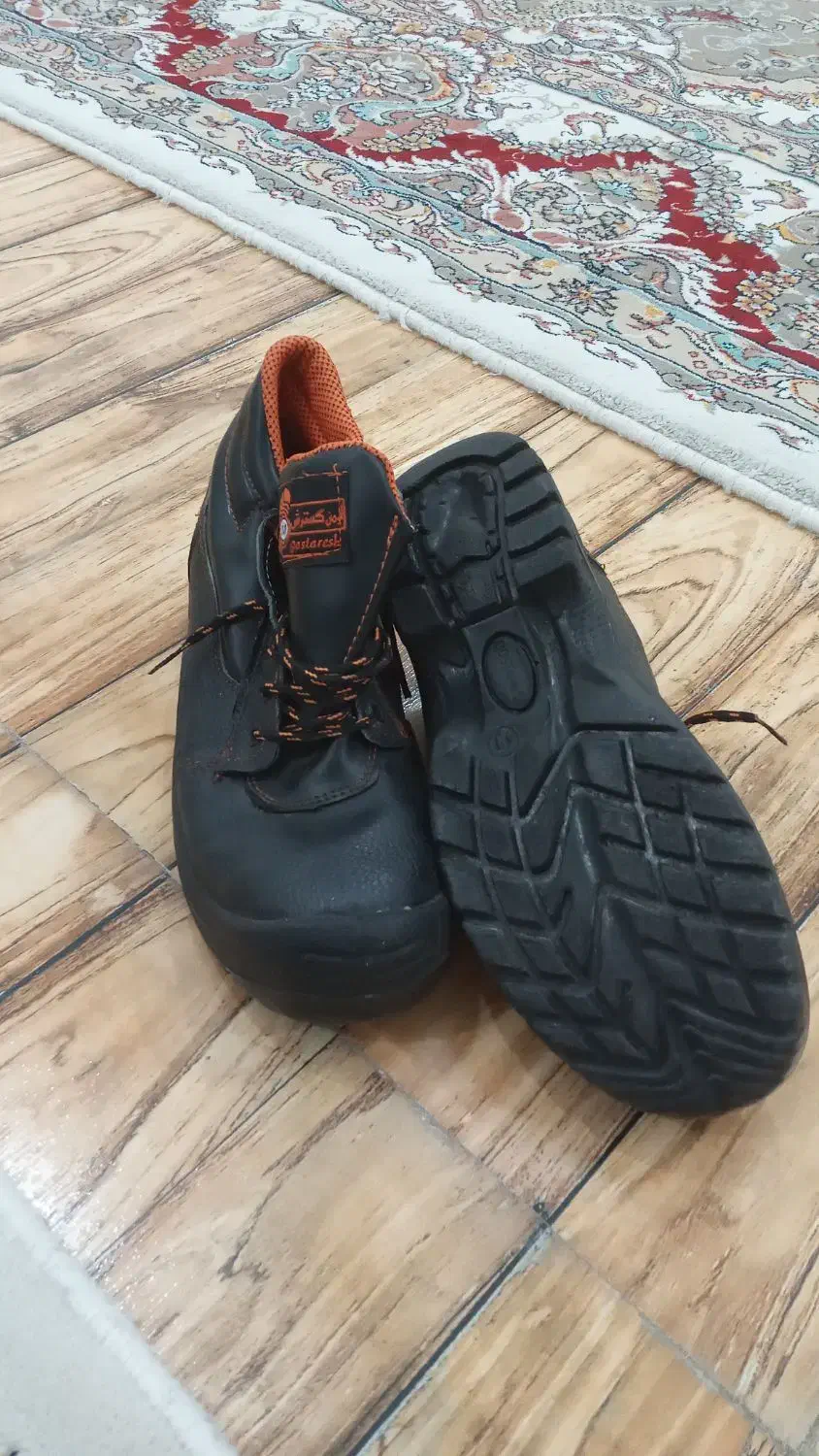 کفش ایمنی|کیف، کفش، کمربند|خرم‌آباد, |دیوار