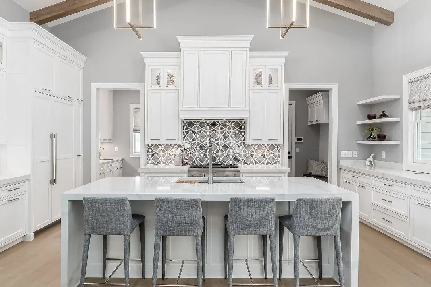 شرکت خدمات و نظافتی ارین کیش ارائه تمامی خدمات|خدمات نظافت|کیش, |دیوار