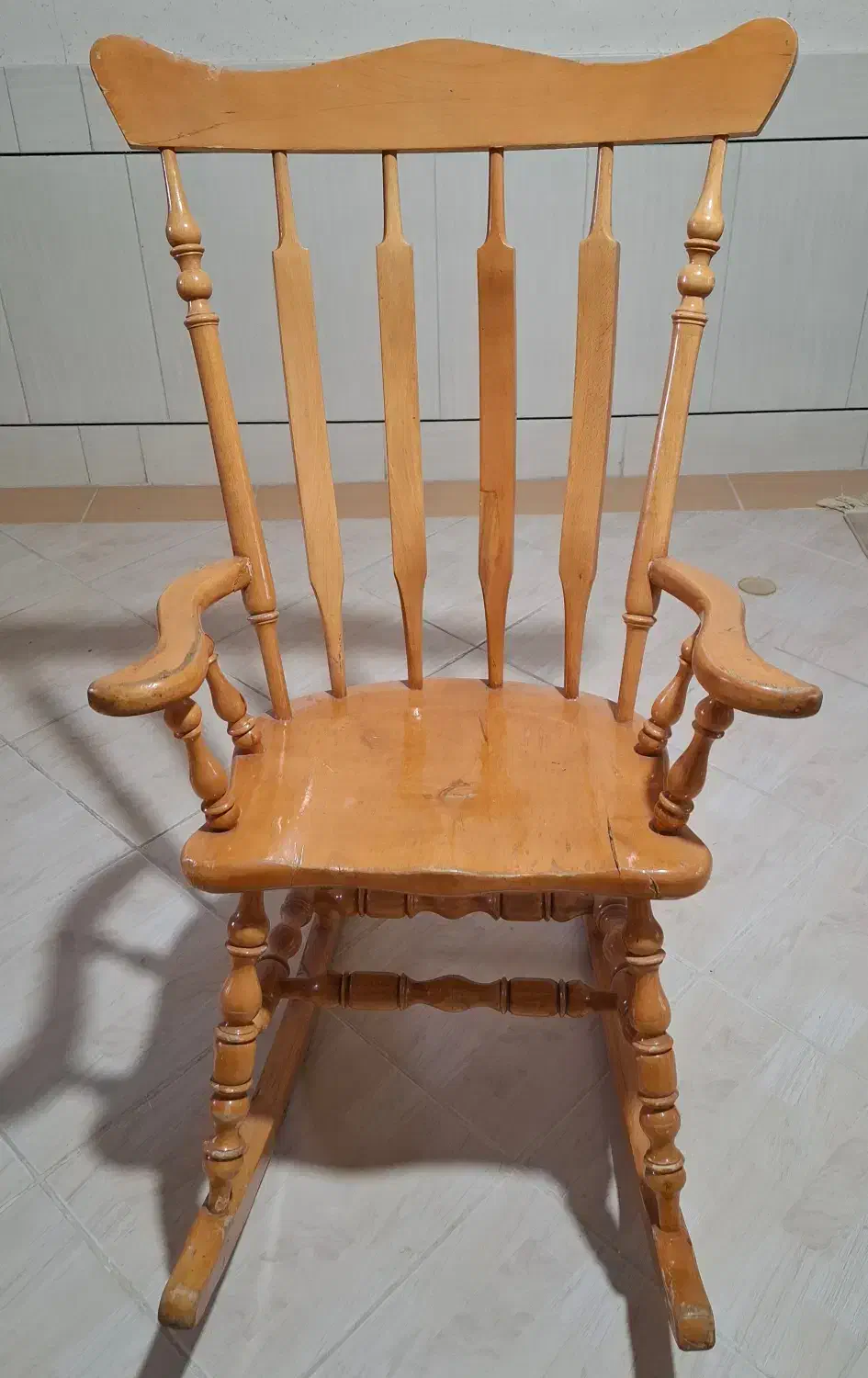 صندلی راکی|صندلی و نیمکت|شاهینشهر, شهرک گلدیس|دیوار