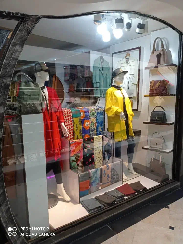 ویترین مغازه ، بوتیک ،|حراج|آستانه اشرفیه, |دیوار