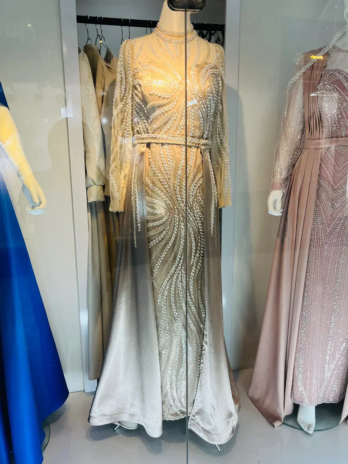 لباس مجلسی در انواع سایز و رنگ|لباس|مشهد, عامل|دیوار