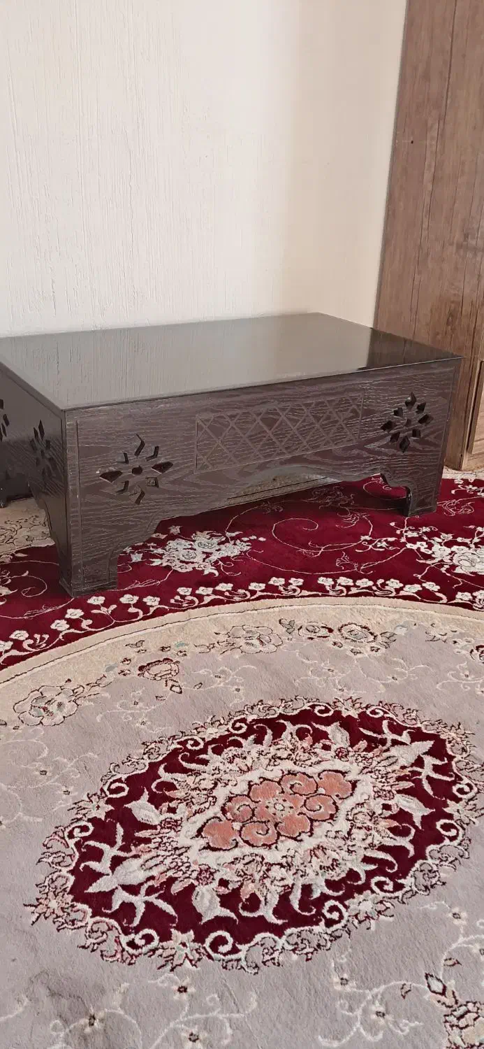 یک عدد جلومبلی بزرگ|مبلمان خانگی و میز عسلی|بوکان, |دیوار