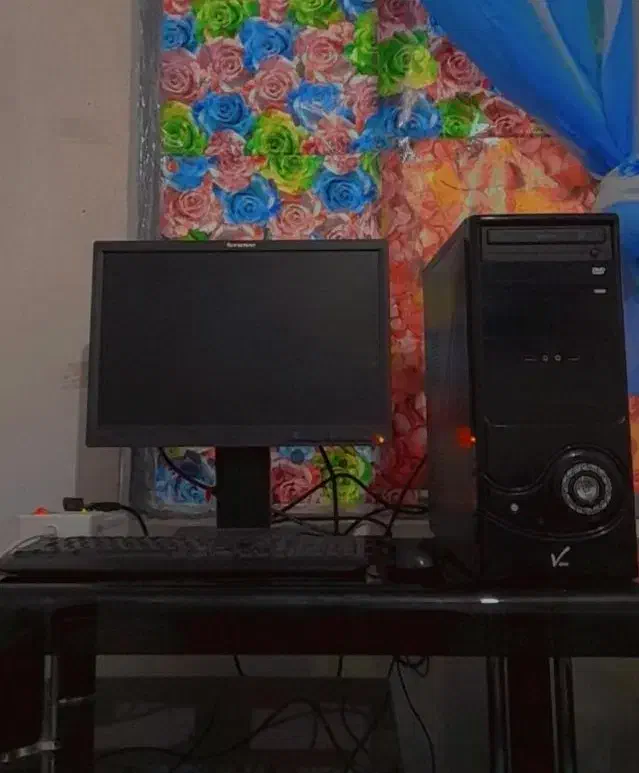 کیس و مانیتور لنوو کشویی 20 اینچ|رایانه رومیزی|مشهد, کوی دروی|دیوار
