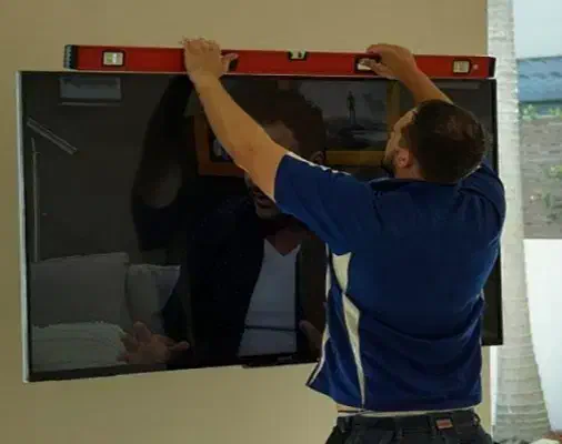 نصب تلویزیون تابلو آینه و نصبیات منزل در دیوار|خدمات پیشه و مهارت|زنجان, |دیوار