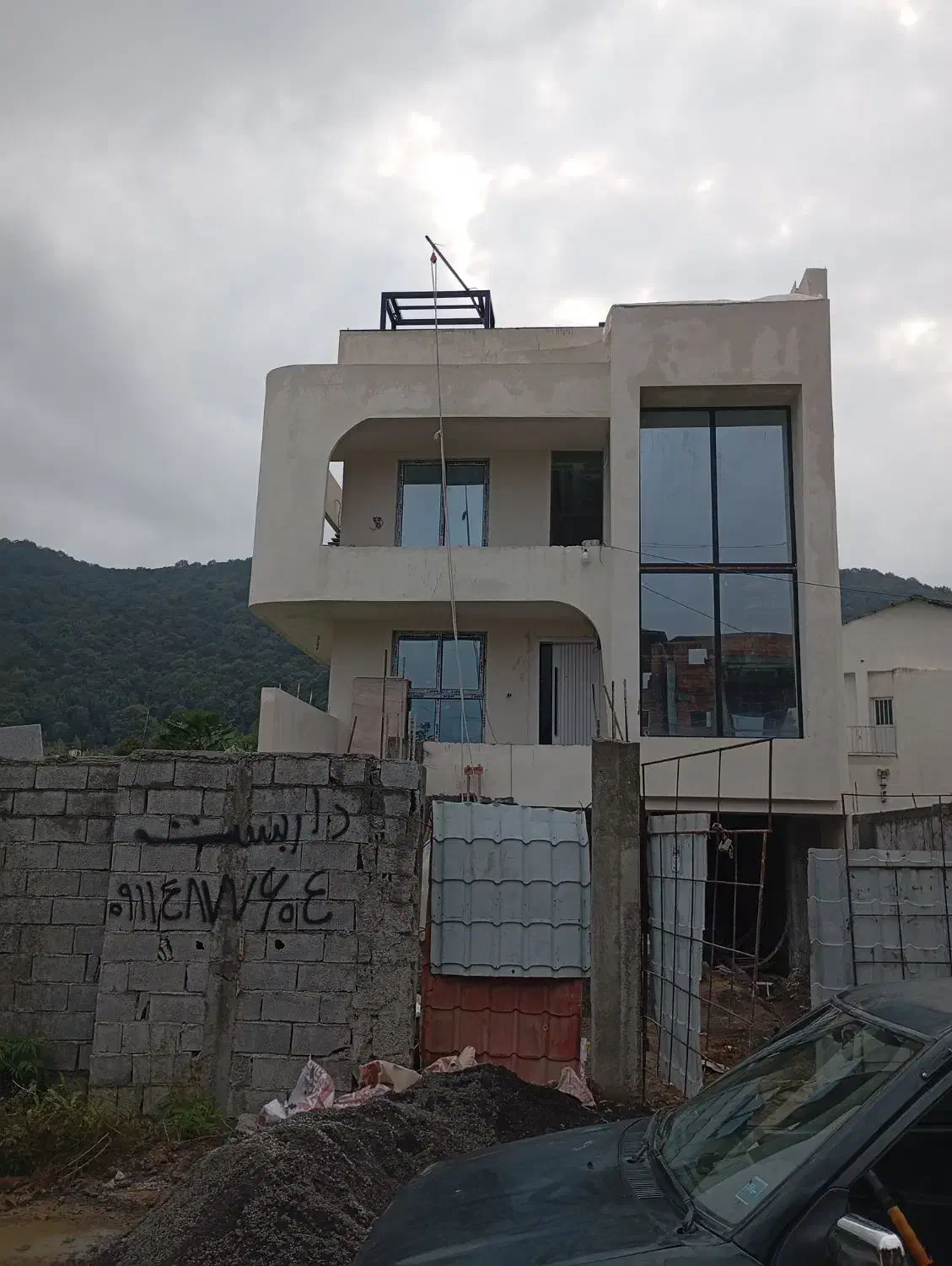 به دو نفر کارگر ساده نیازمندیم|استخدام معماری، عمران و ساختمانی|نوشهر, |دیوار