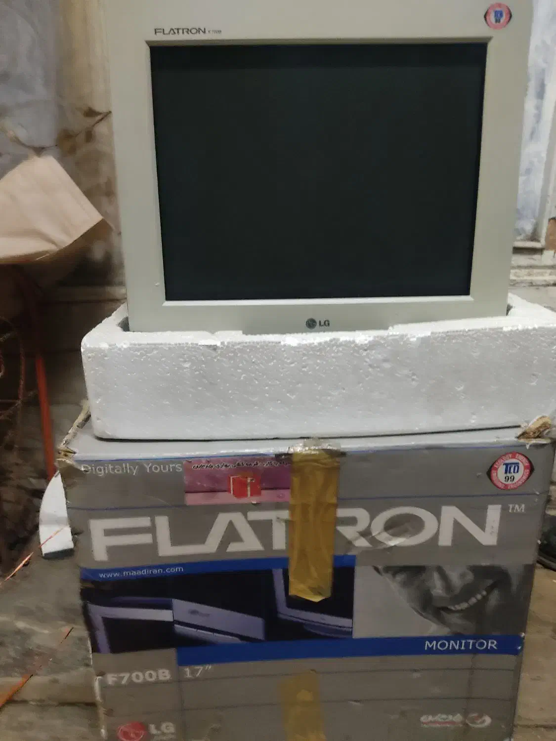 یکعددمونیتور‌الجی|رایانه رومیزی|رشت, سعدی (تختی)|دیوار