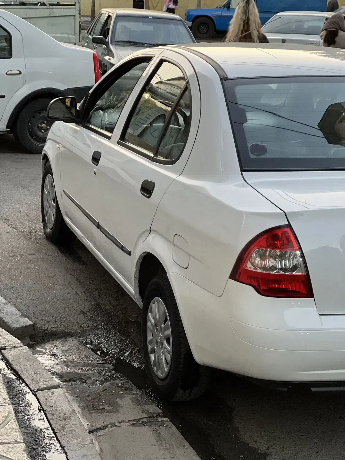 تیبا مدل ۹۸ بی رنگ|خودرو سواری و وانت|کرج, حصار|دیوار