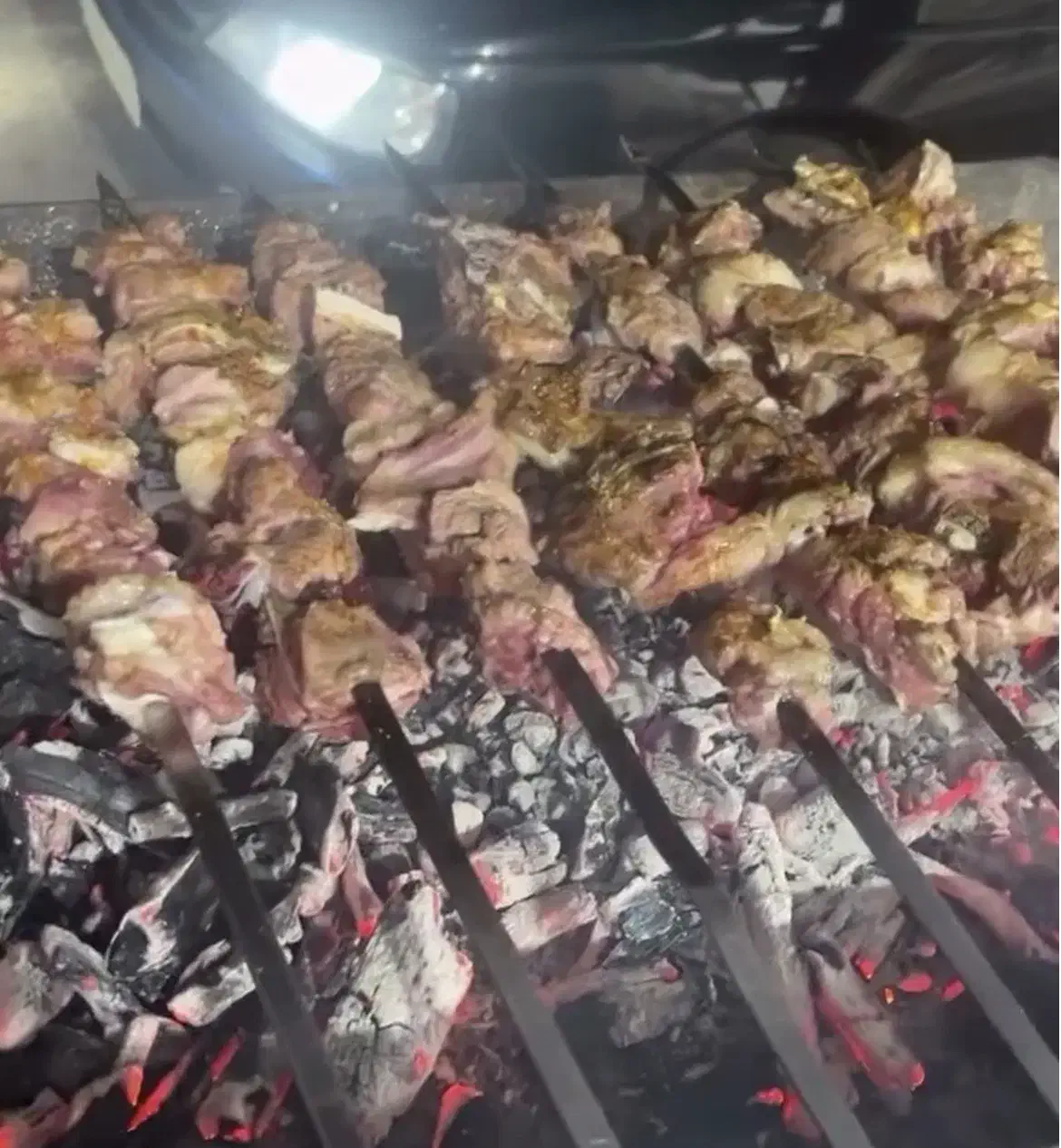 ۶تا شاگرد کبابی|استخدام خدمات فروشگاه و رستوران|زابل, |دیوار