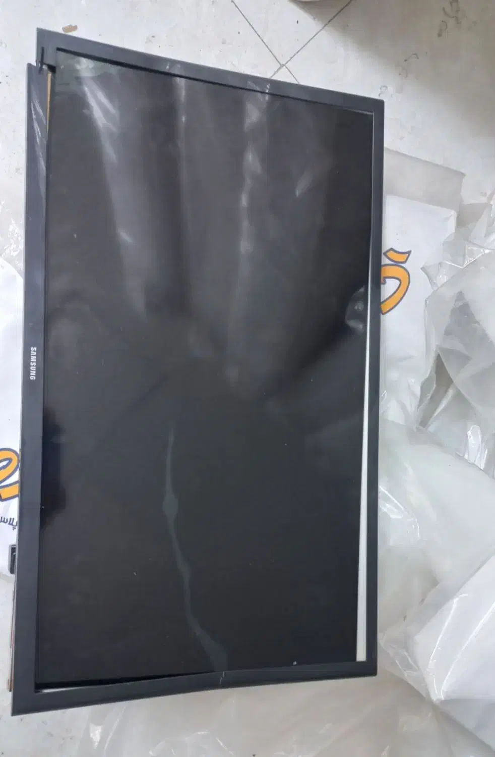 (LEDشکسته)تلوزیون ال ای دی سامسونگ ۳۲ اینچ شکسته|تلویزیون و پروژکتور|اهواز, کیانپارس |دیوار