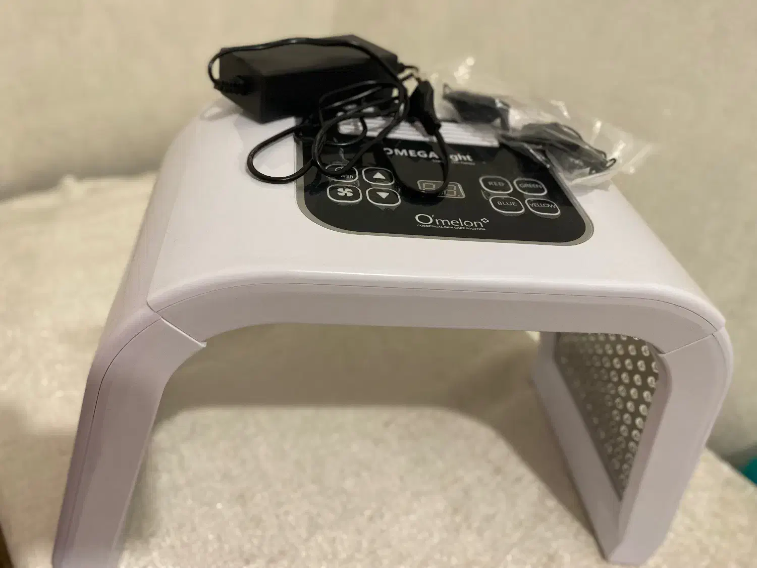 ماسک ال ای دی امگا لایت|آرایشگاه و سالن‌های زیبایی|شهرکرد, |دیوار