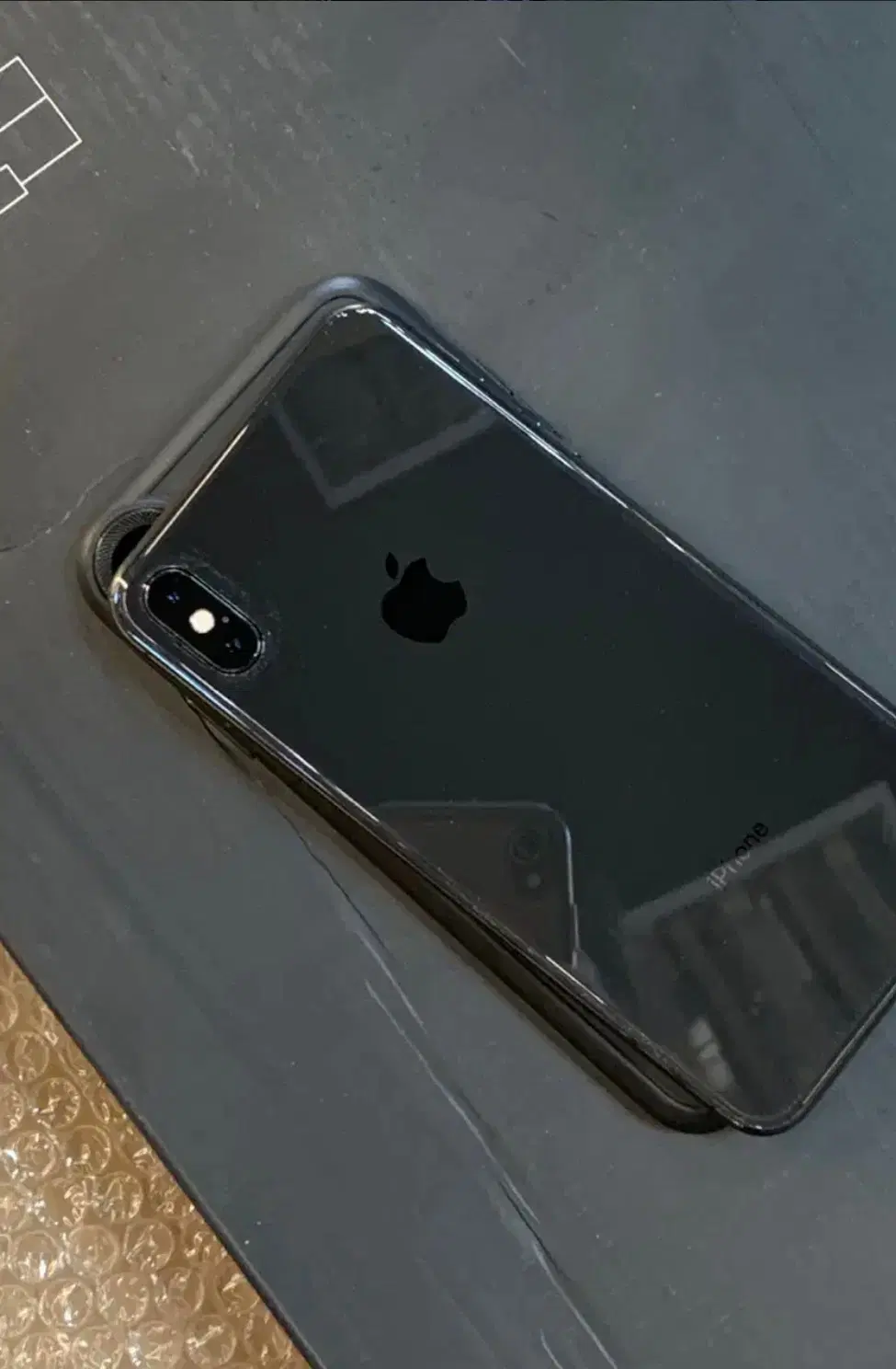 iPhone XS|موبایل|مشهد, عنصری|دیوار