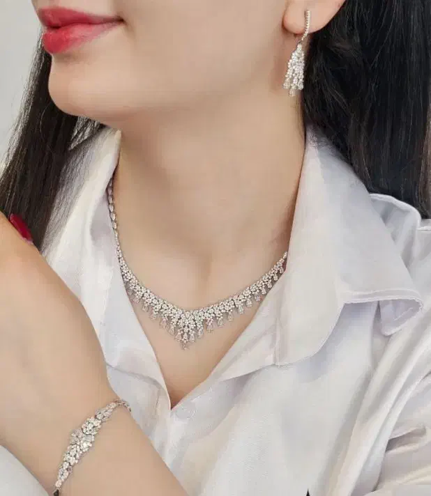 سرویس نقره کار کرده از این مدل|جواهرات|باسمنج, |دیوار