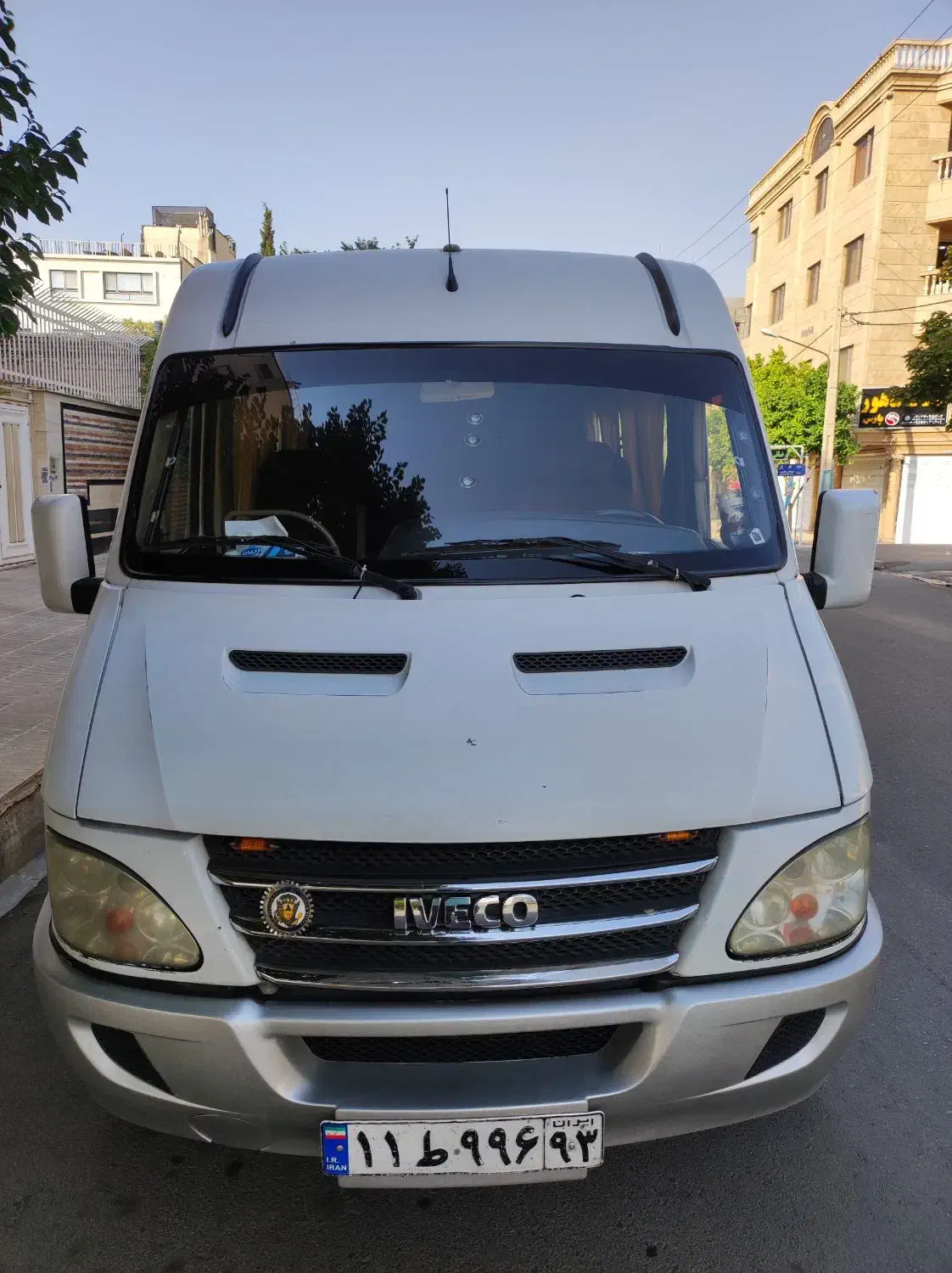 دربستی ون و مینی بوس|خدمات حمل و نقل|شیراز, یخ سازی|دیوار